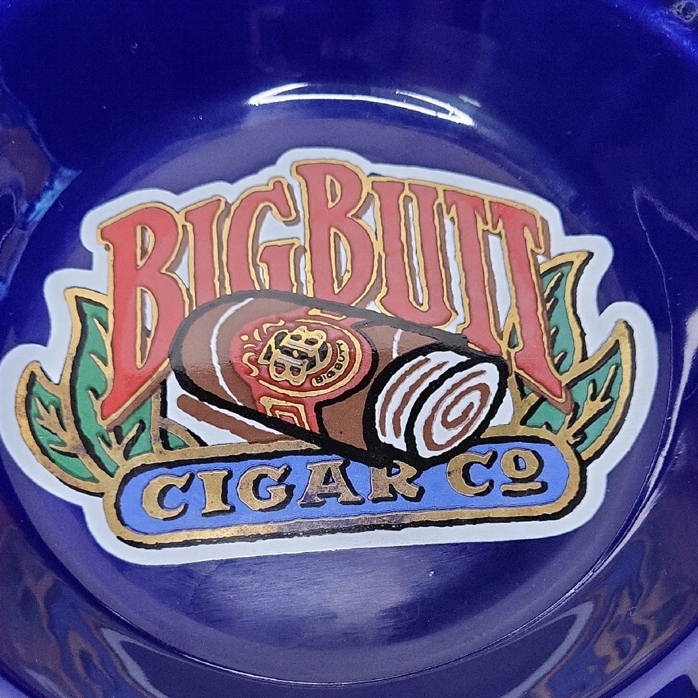 Blue Ashtray - Picture 3 of 13